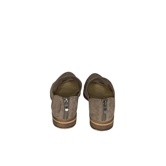 Chinese‎ Laundry Danika leather suede bootie flat in taupe color. Size 7.5 - Picture 5 of 8